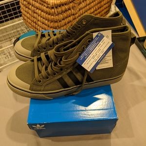 Adidas High Top Mens shoes brand new size 10